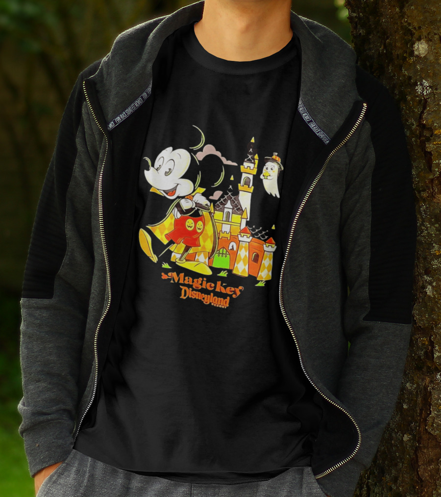 Mickey Mouse Magic Key Disneyland Resort Halloween Castle Ghost T-Shirt