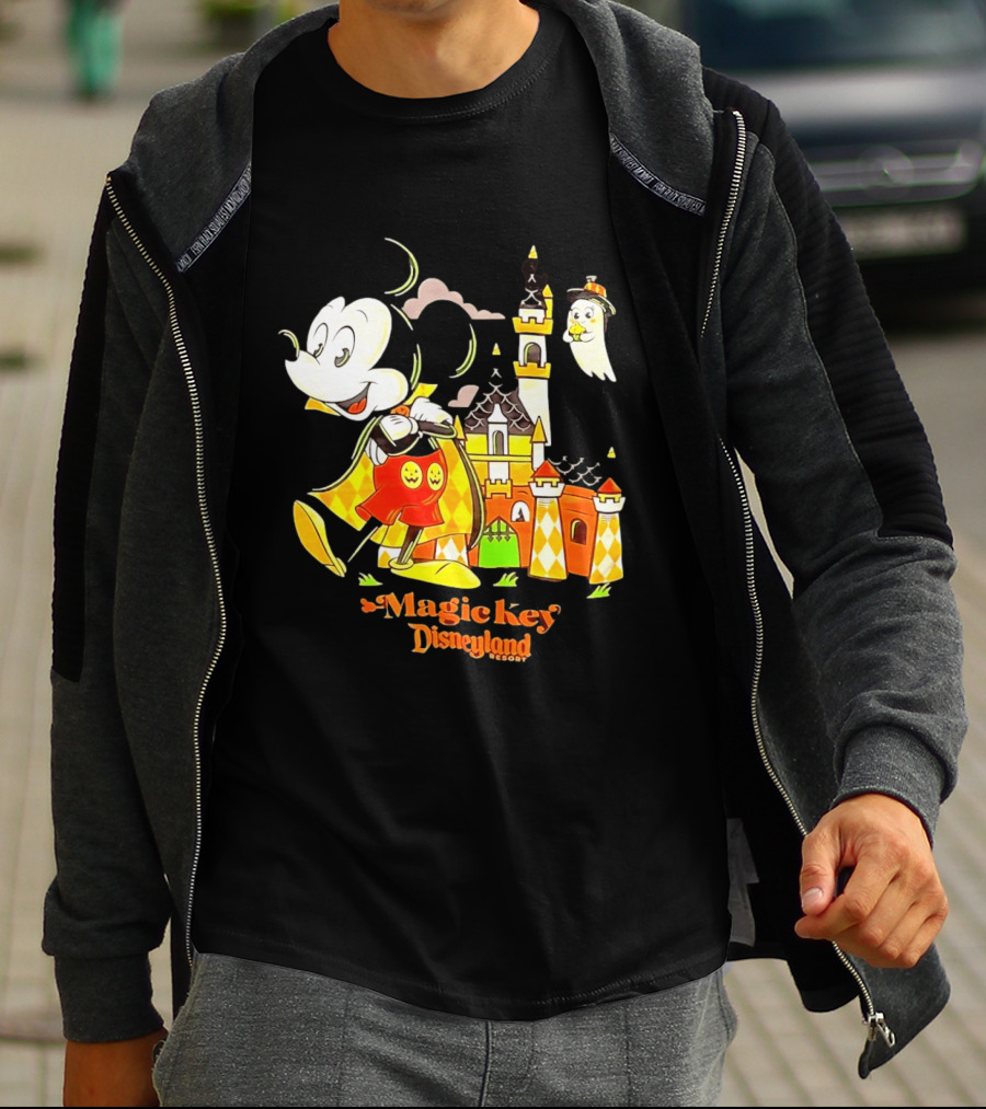 Mickey Mouse Magic Key Disneyland Resort Halloween Castle Ghost T-Shirt