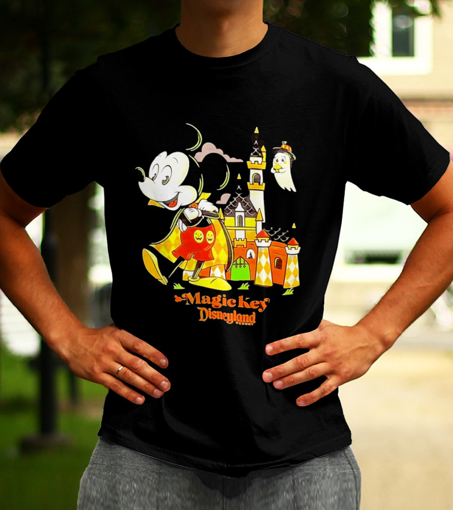 Mickey Mouse Magic Key Disneyland Resort Halloween Castle Ghost T-Shirt