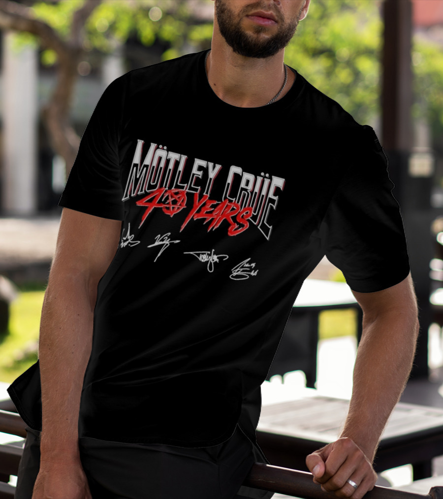 Mötley Crüe 40 Years Anniversary Signatures T-Shirt