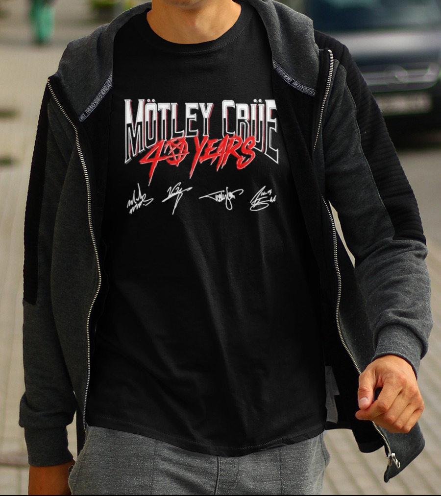 Mötley Crüe 40 Years Anniversary Signatures T-Shirt