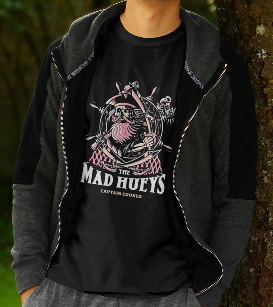 The Mad Hueys Captain Cooked Bearded Pirate Skull Ship Wheel Cutlasses Adventure T-Shirt