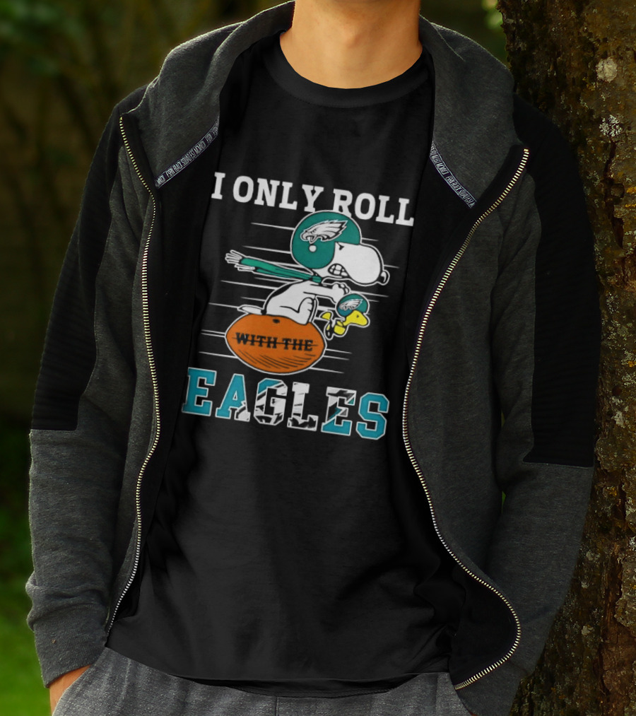 Philadelphia Eagles I Only Roll With The Eagles Cartoon Dog Helmet Football T-Shirt