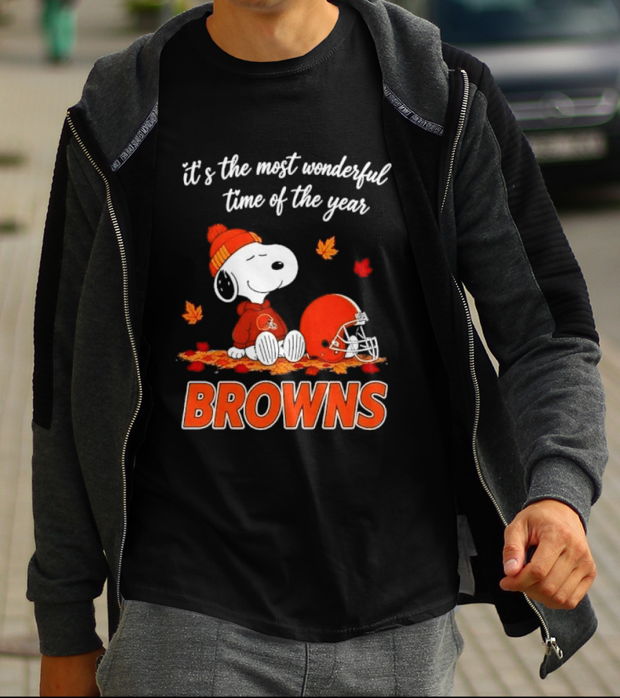 Cleveland Browns Snoopy It's The Most Wonderful Time Of The Year Autumn Leaves Helmet T-Shirt