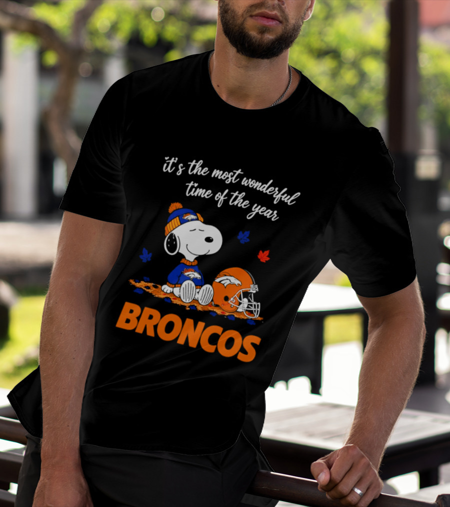 Denver Broncos Snoopy Its The Most Wonderful Time Of Year Autumn Leaves T-Shirt