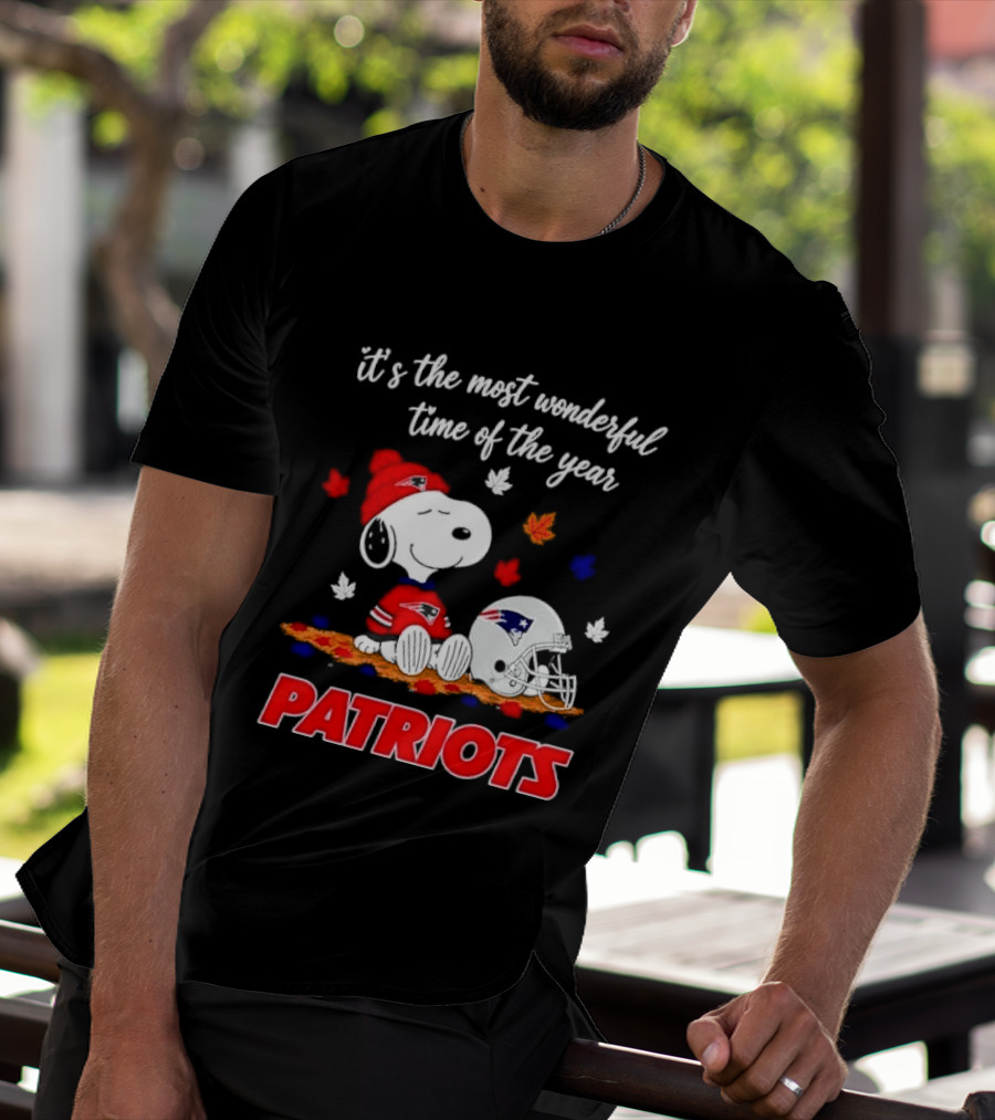 New England Patriots Snoopy It's The Most Wonderful Time Of The Year Autumn Leaves T-Shirt