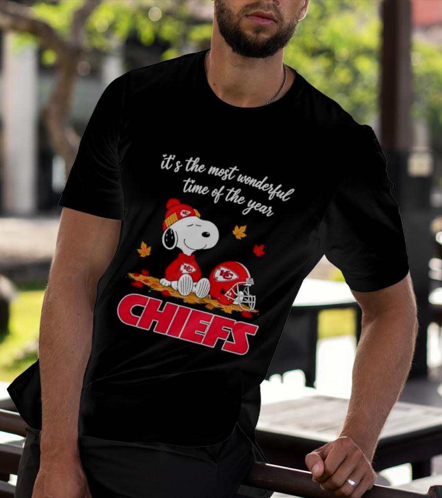 Kansas City Chiefs Snoopy It's The Most Wonderful Time Of The Year Helmet Autumn Leaves T-Shirt