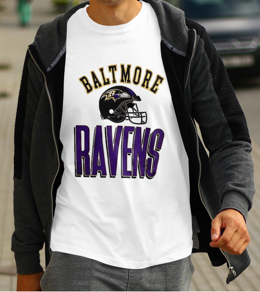 Baltimore Ravens Everyone Es Women's Sports Ravens Helmet T-Shirt