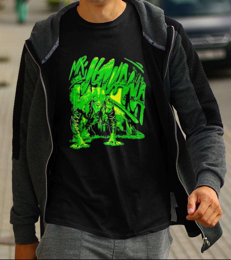 Mr Iguana Crouching Mexican Luchador Green Lizard Scale Graffiti T-Shirt