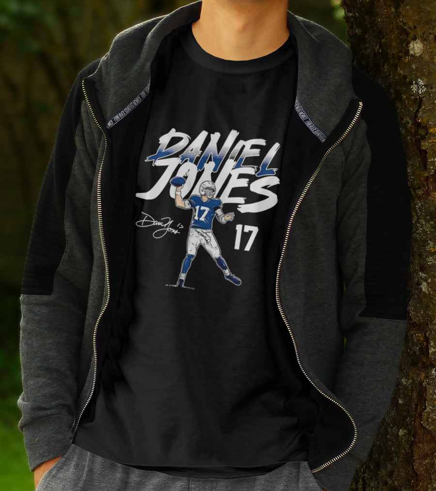 Daniel Jones 17 Football Quarterback Pose Indiana T-Shirt