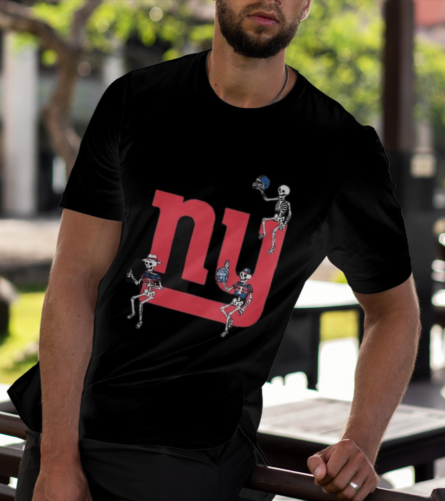 New York Giants Skeletons Dance With Football Helmets T-Shirt