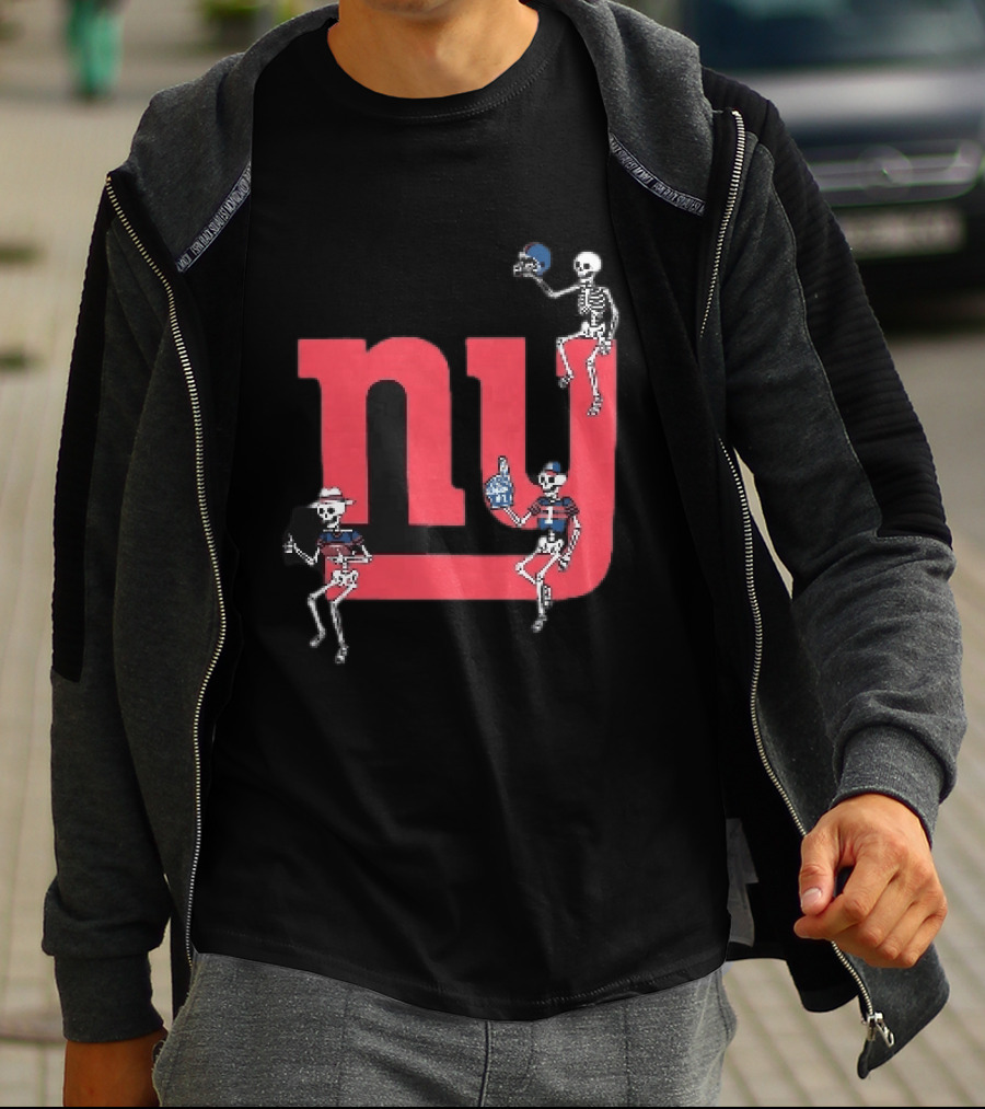 New York Giants Skeletons Dance With Football Helmets T-Shirt