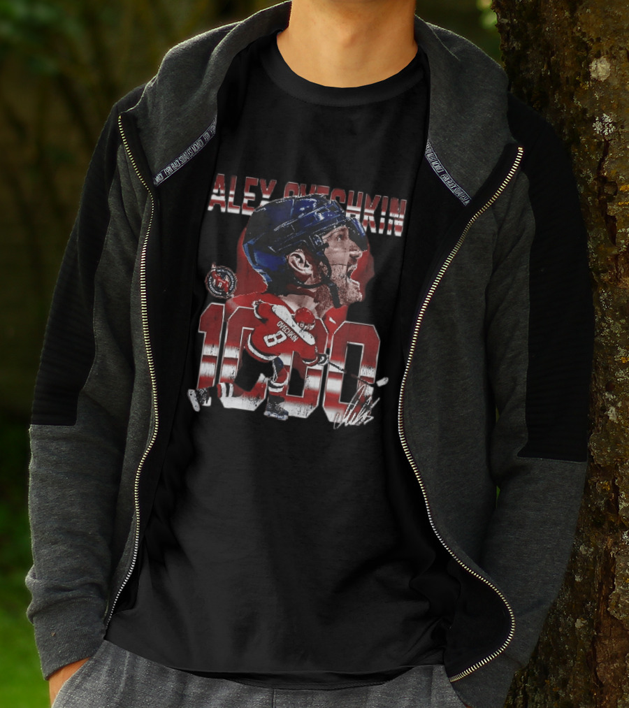 Alex Ovechkin 1000 Big Head Caricature Hockey Player Distressed T-Shirt