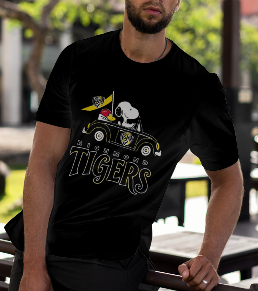 Richmond Tigers Snoopy Woodstock Driving Beetle Car T-Shirt