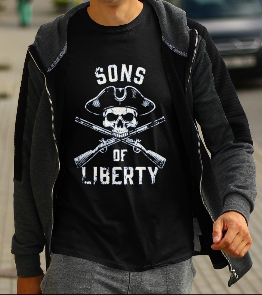 Sons Of Liberty Skull Crossed Guns Revolutionary Hat T-Shirt