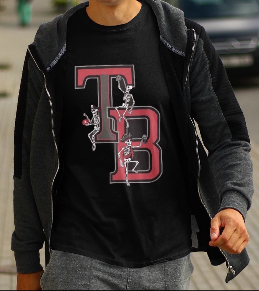 Tampa Bay Buccaneers TB Pirate Skeletons Football T-Shirt