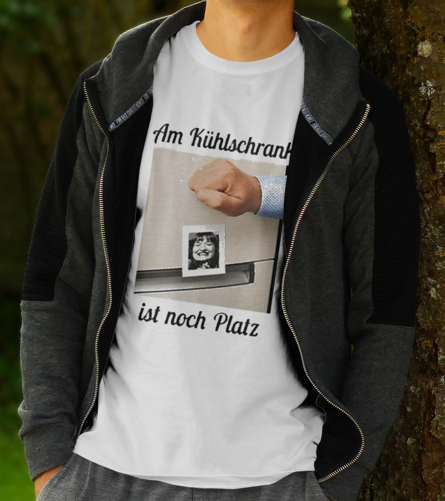 Am Kühlschrank Ist Noch Platz Foto Moustache Hand T-Shirt