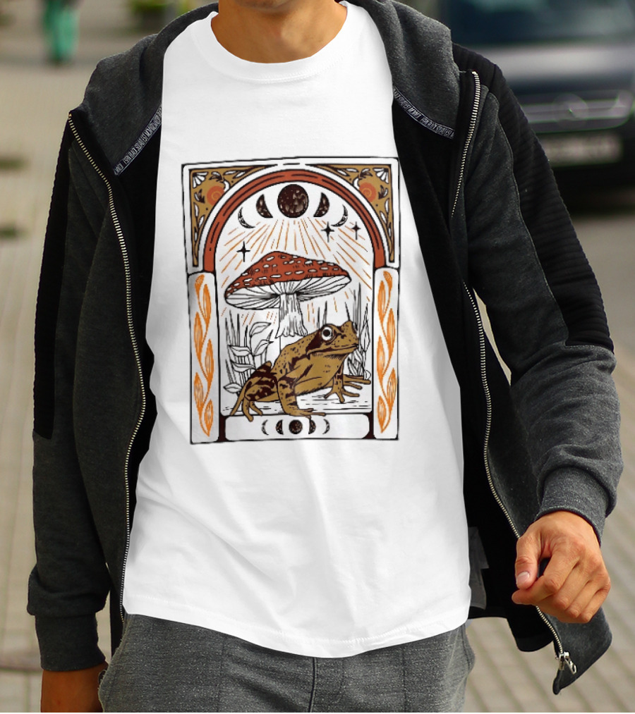 Toad With Amanita Mushroom And Celestial Moon Phases Tarot Aesthetic T-Shirt