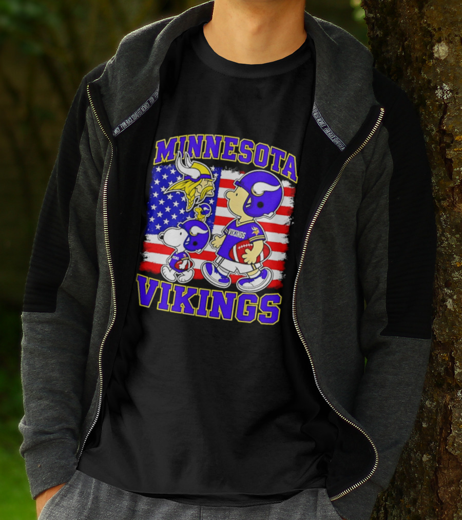 Minnesota Vikings Snoopy Woodstock American Flag Football 2026 T-Shirt