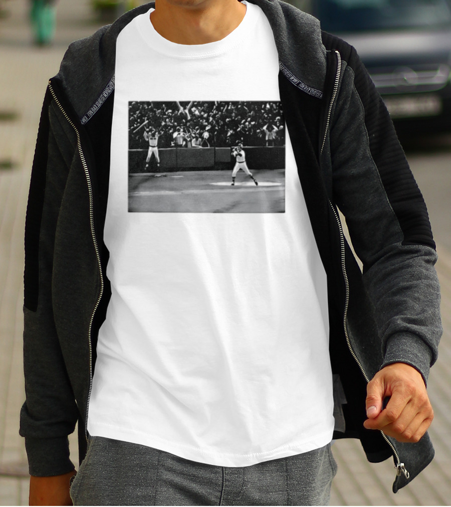 Carlton Fisk No 27 Boston Red Sox Baseball Iconic Home Run Moment T-Shirt