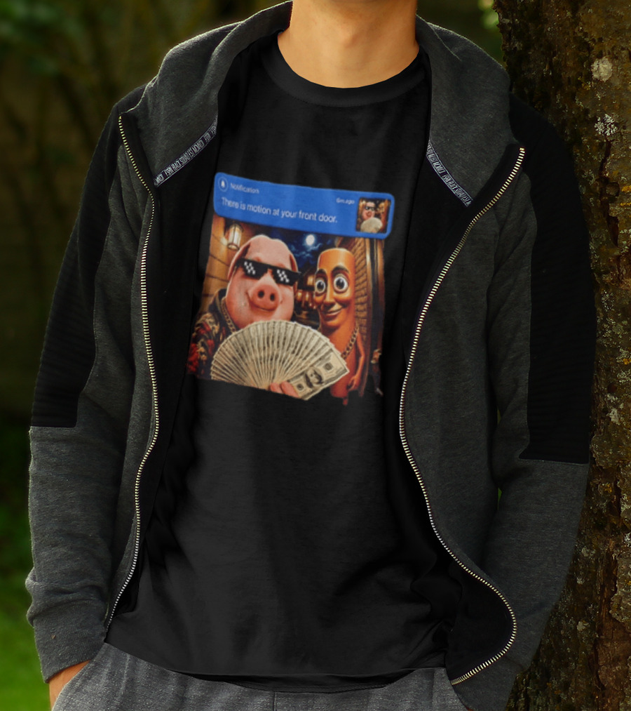 Notification Meme Pig And Wooden Man With Money Motion Alert T-Shirt