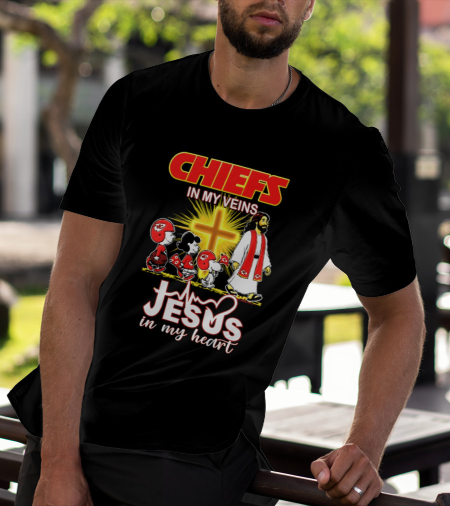 Chiefs In My Veins Jesus In My Heart Snoopy And Charlie Football T-Shirt