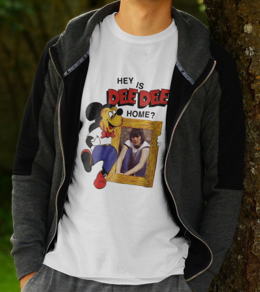 Hey Is Dee Dee Home Cartoon Mickey Mouse Holding Framed Photo T-Shirt