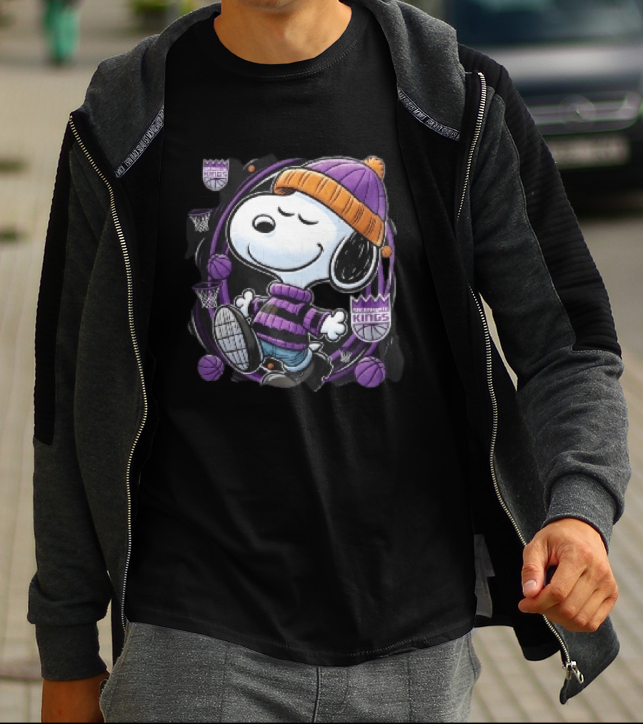 Sacramento Kings NBA Snoopy Walking Beanie Striped Basketball Hoops T-Shirt