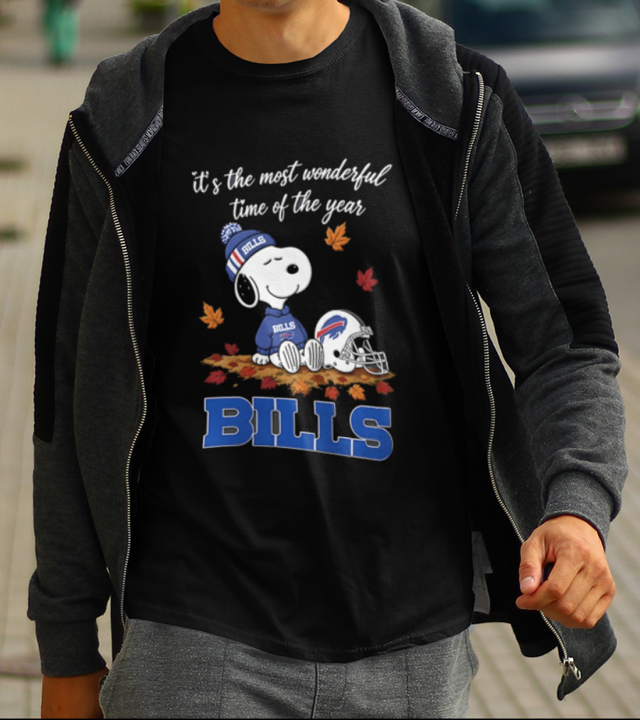 It's The Most Wonderful Time Of Year Snoopy Buffalo Bills Sitting Helmet Leaves T-Shirt
