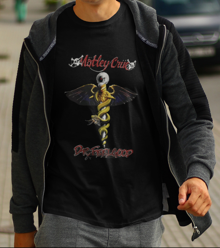Motley Crue Dr Feelgood Snake Winged Dagger Skull T-Shirt