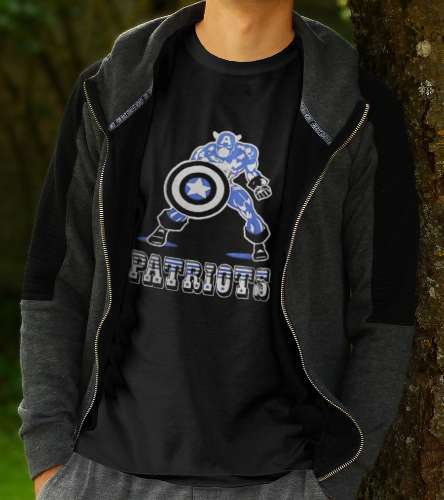 Patriots Stars And Stripes Captain Crouch Holding Shield T-Shirt