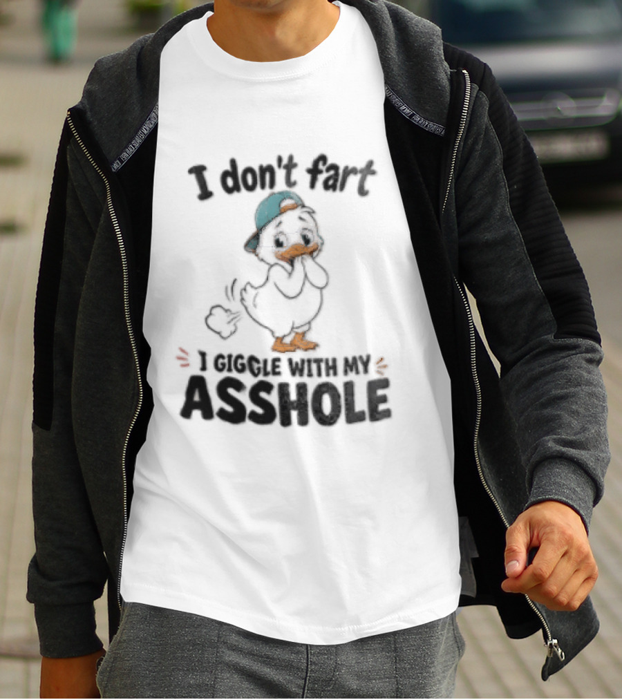 I Don't Fart Giggle With My Asshole Cartoon Duck Backward Cap T-Shirt
