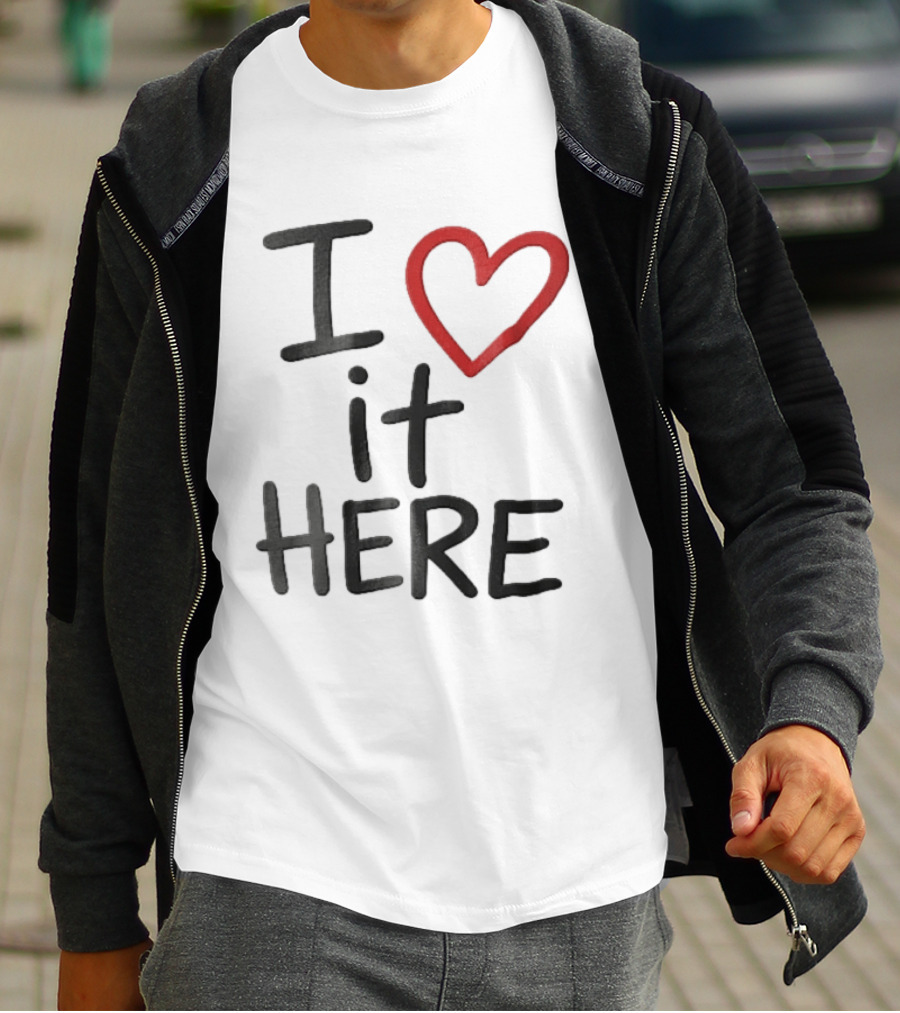 I Love It Here Red Heart Handwritten Doodle T-Shirt