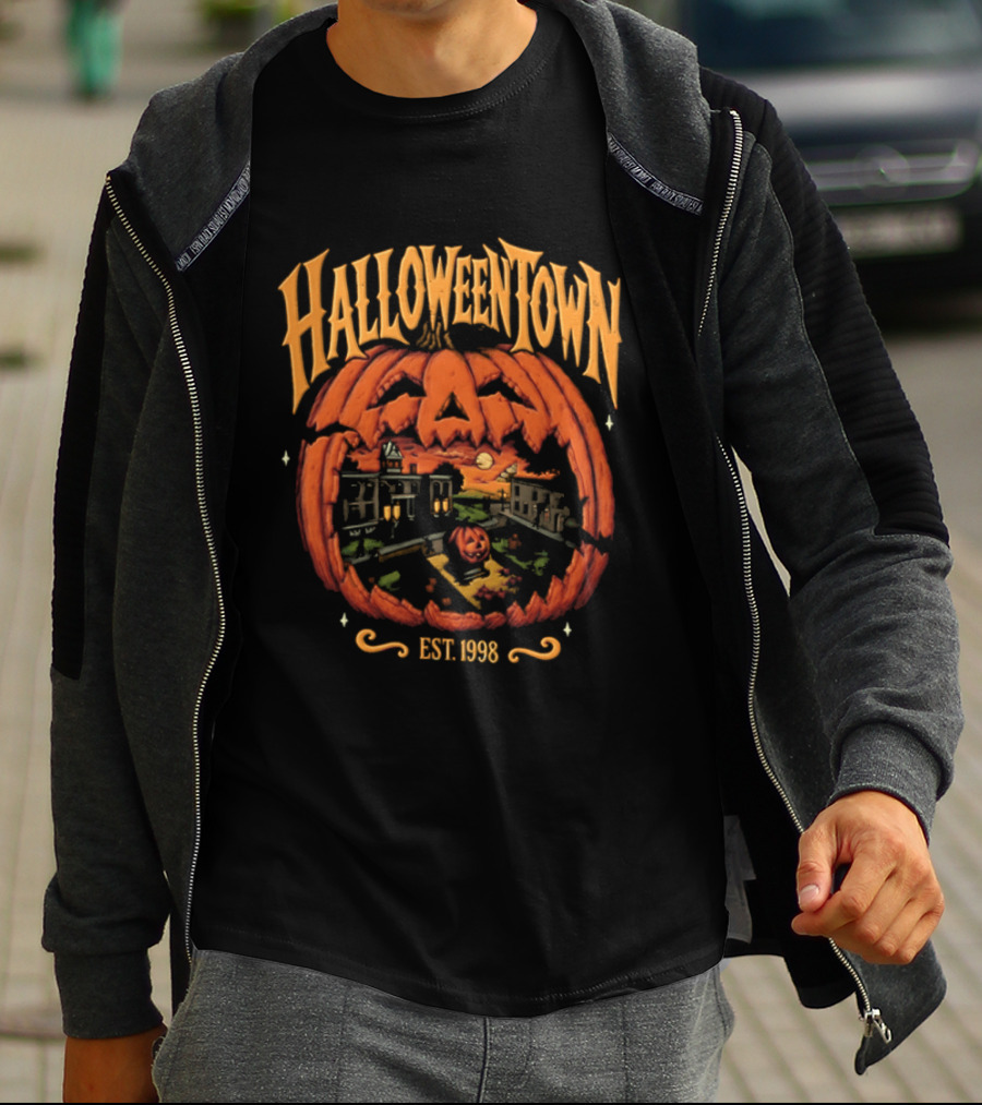 Halloweentown Est 1998 Giant Pumpkin Town Square Portal Scene T-Shirt