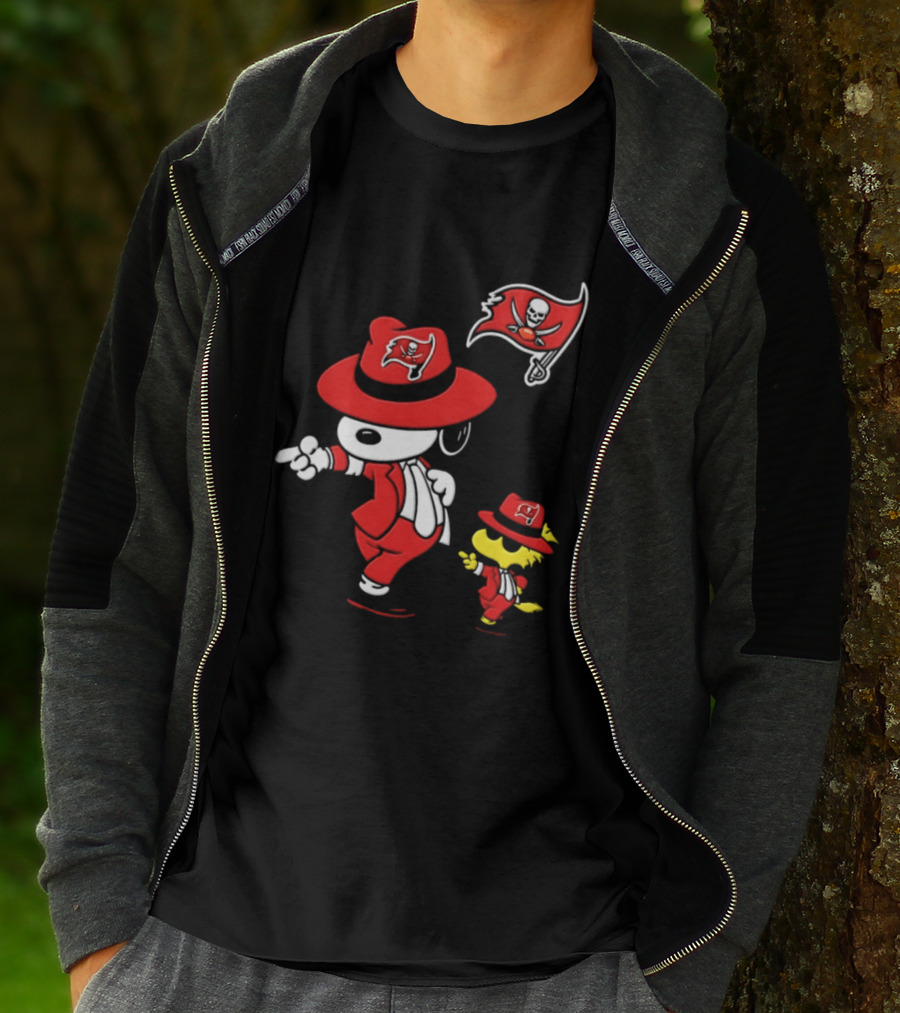 Snoopy Woodstock Tampa Bay Buccaneers Pirate Flag Dance T-Shirt