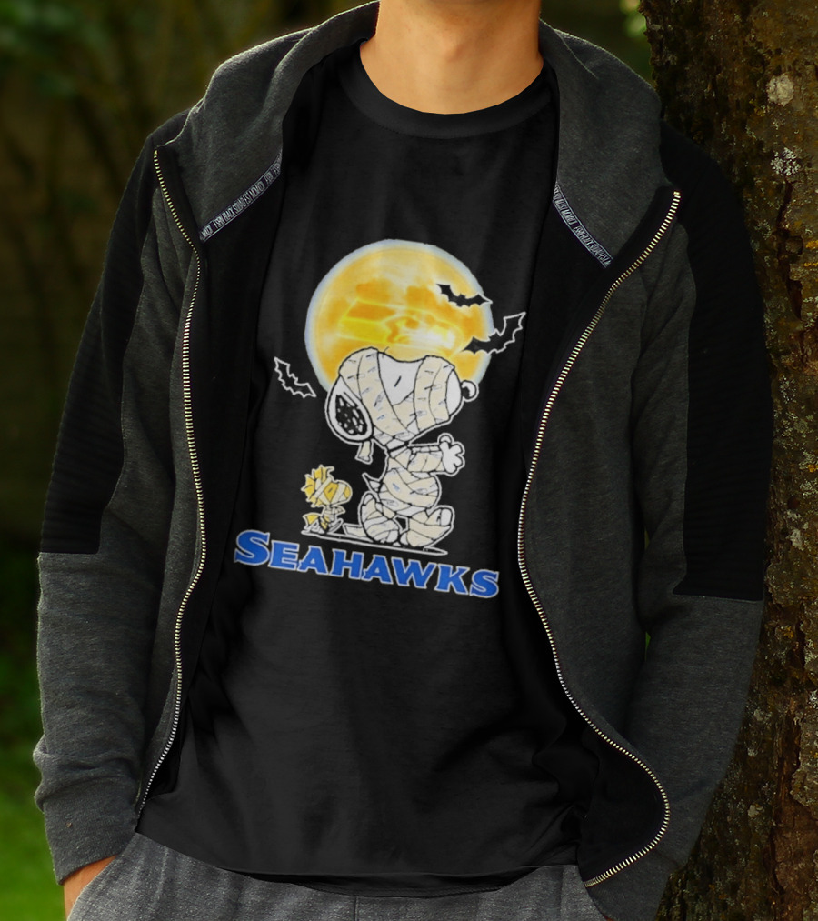 Seattle Seahawks Snoopy Mummy Halloween Moon T-Shirt