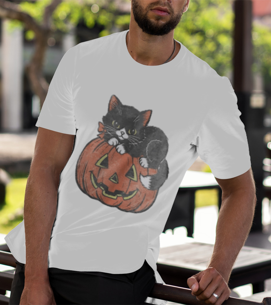 The Pumpkin Cat Halloween Black Cat On Jack O' Lantern T-Shirt