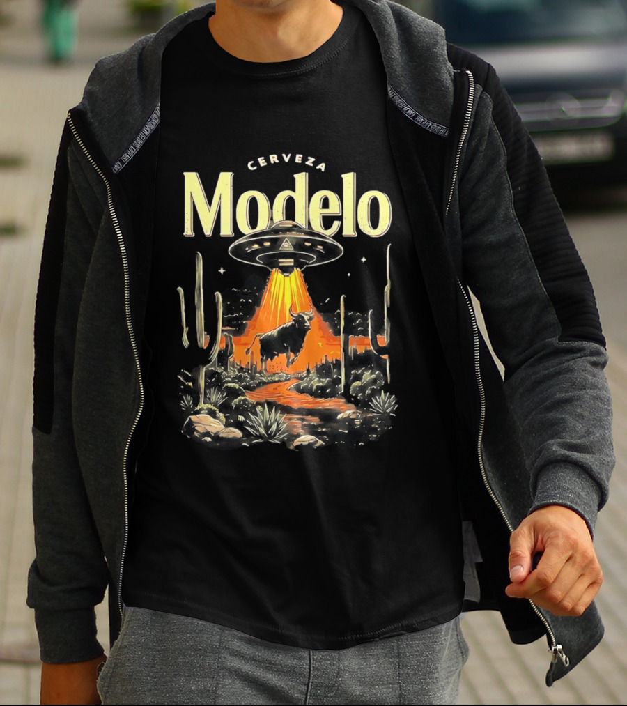 Cerveza Modelo UFO Abduction With Cow And Desert Cactus Scene T-Shirt