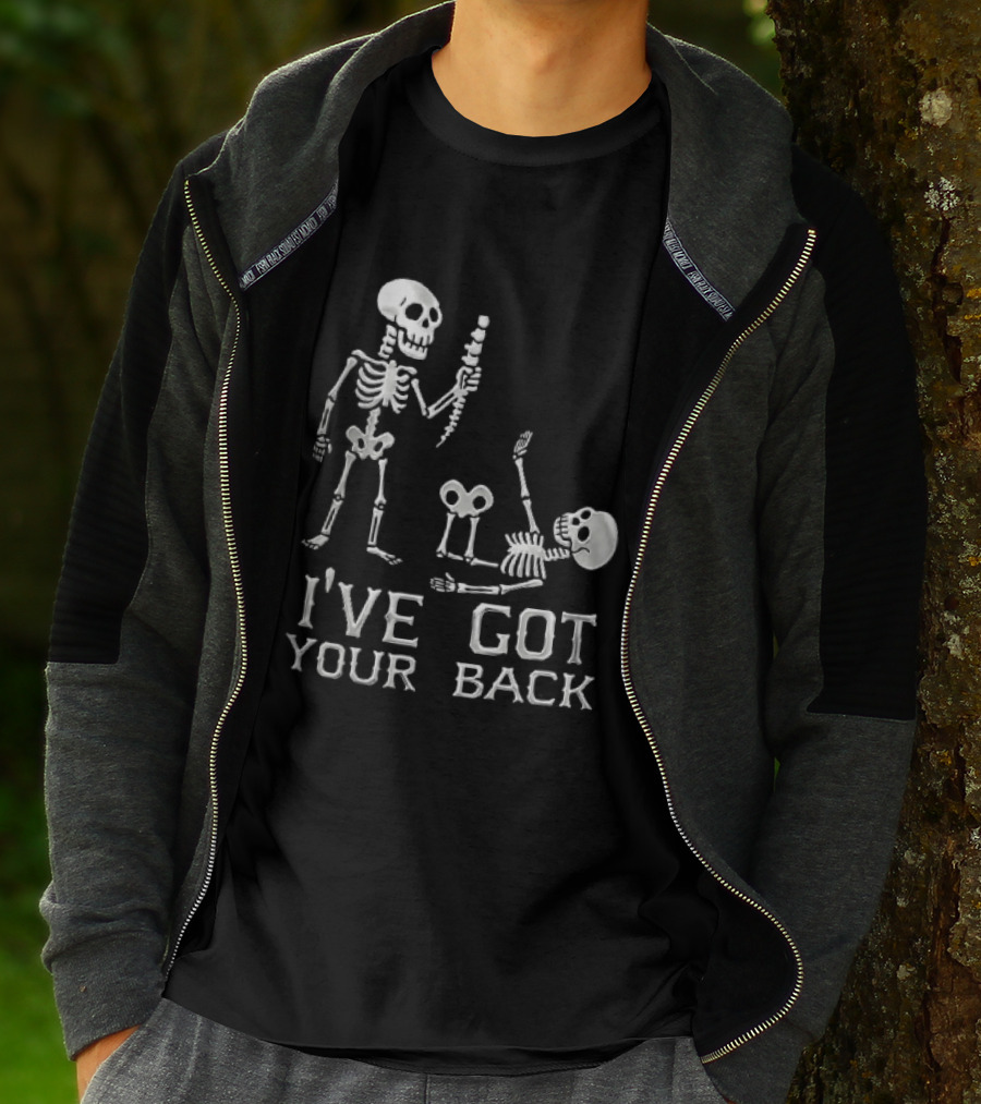 I've Got Your Back Skeleton Humor Holding Spine Over Fallen Body T-Shirt