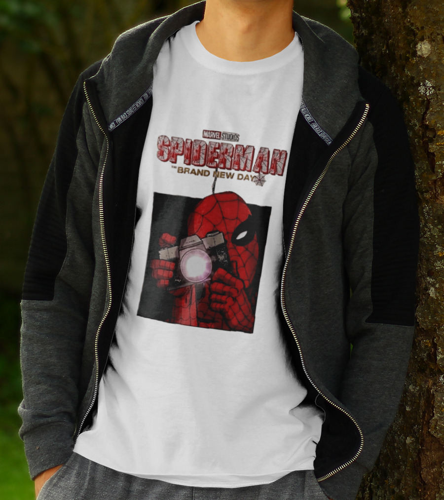 Marvel Studios Spiderman The Brand New Day Masked Hero Camera Flash T-Shirt