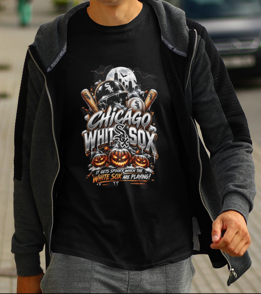 Chicago White Sox It Gets Spooky When The White Sox Are Playing Halloween T-Shirt