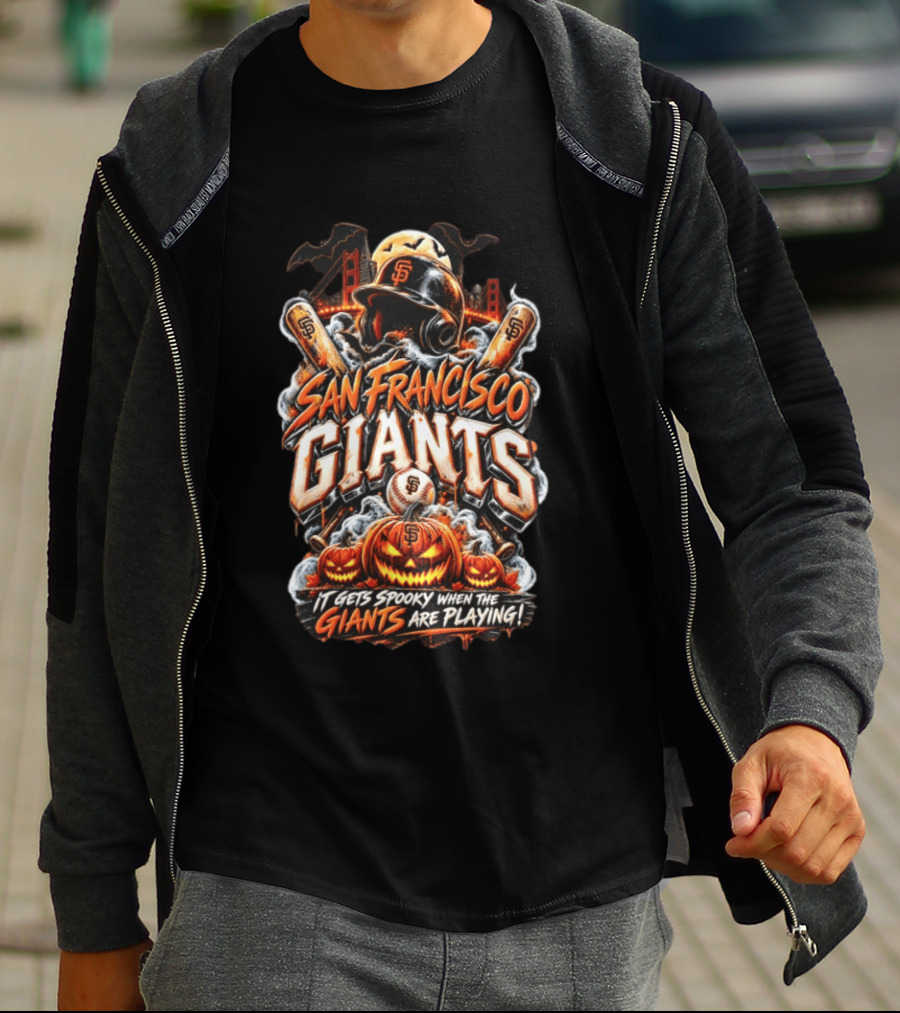 San Francisco Giants It Gets Spooky When The Giants Are Playing Halloween T-Shirt