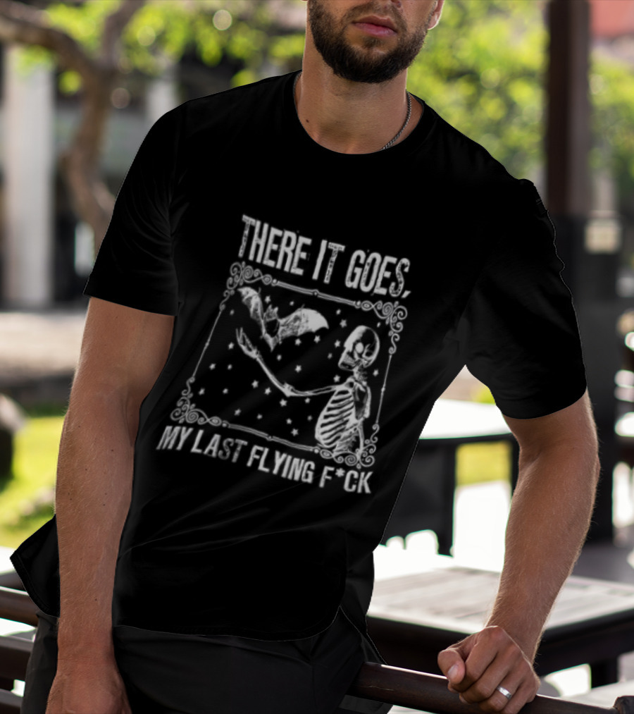 There It Goes My Last Flying F'ck Skeleton Bat Retro Vintage Halloween T-Shirt