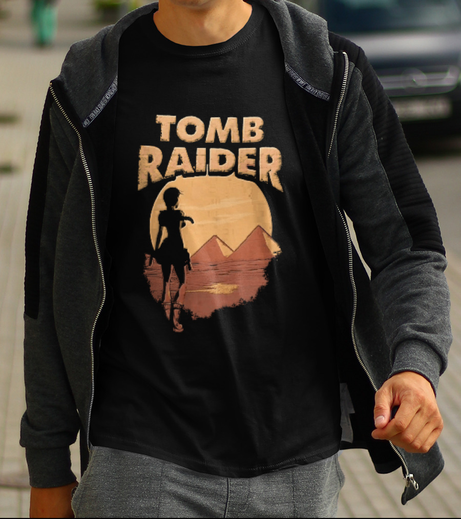 Tomb Raider Lara Croft Pyramids Desert Sunset Scene T-Shirt