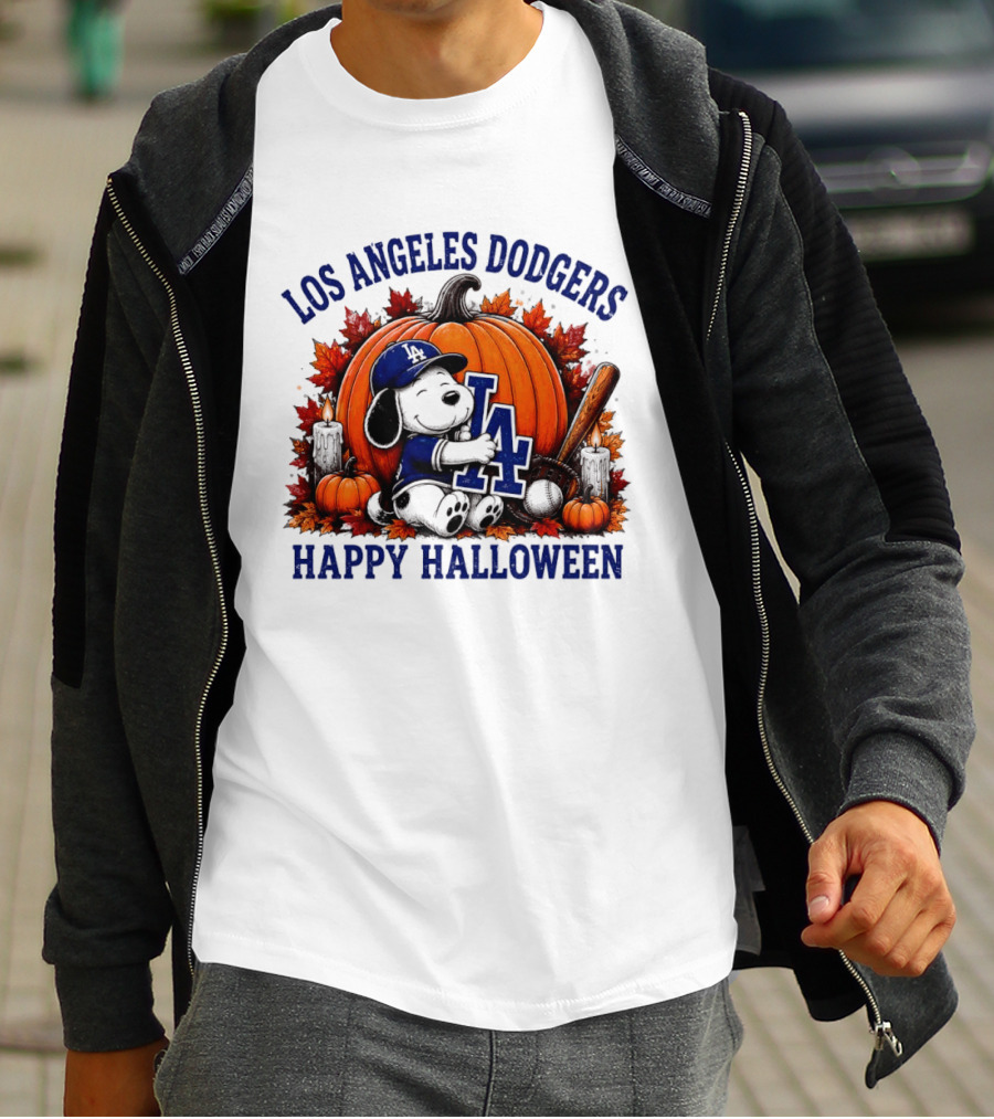 Los Angeles Dodgers Snoopy Hugging Pumpkin Happy Halloween Baseball T-Shirt