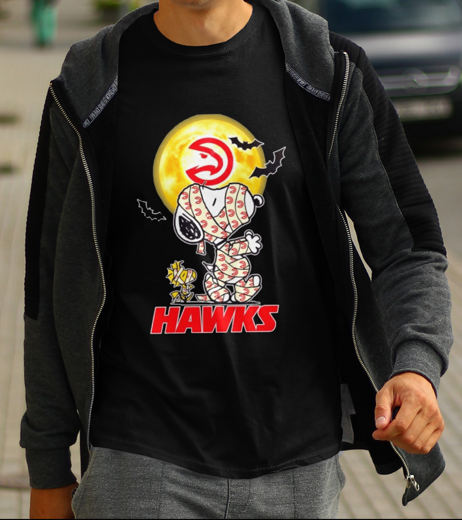 Atlanta Hawks Snoopy Woodstock Mummy Halloween Moon Bats T-Shirt