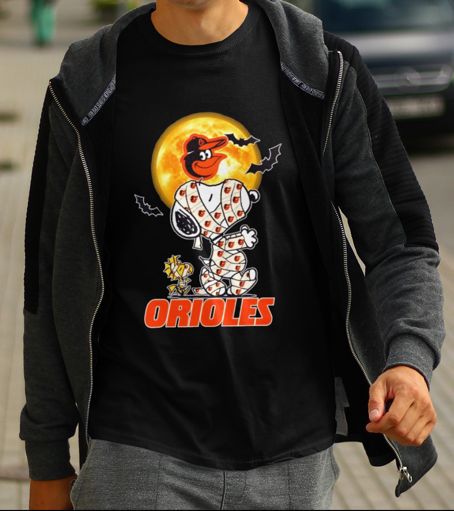 Baltimore Orioles Halloween Snoopy Woodstock Mummy Cosplay Moon Bats T-Shirt