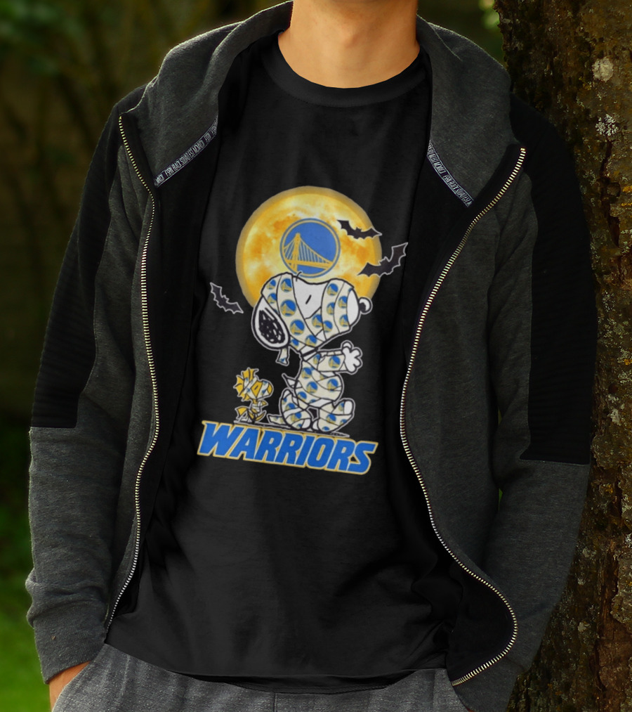 Golden State Warriors Snoopy Woodstock Mummy Halloween Moon Bats T-Shirt