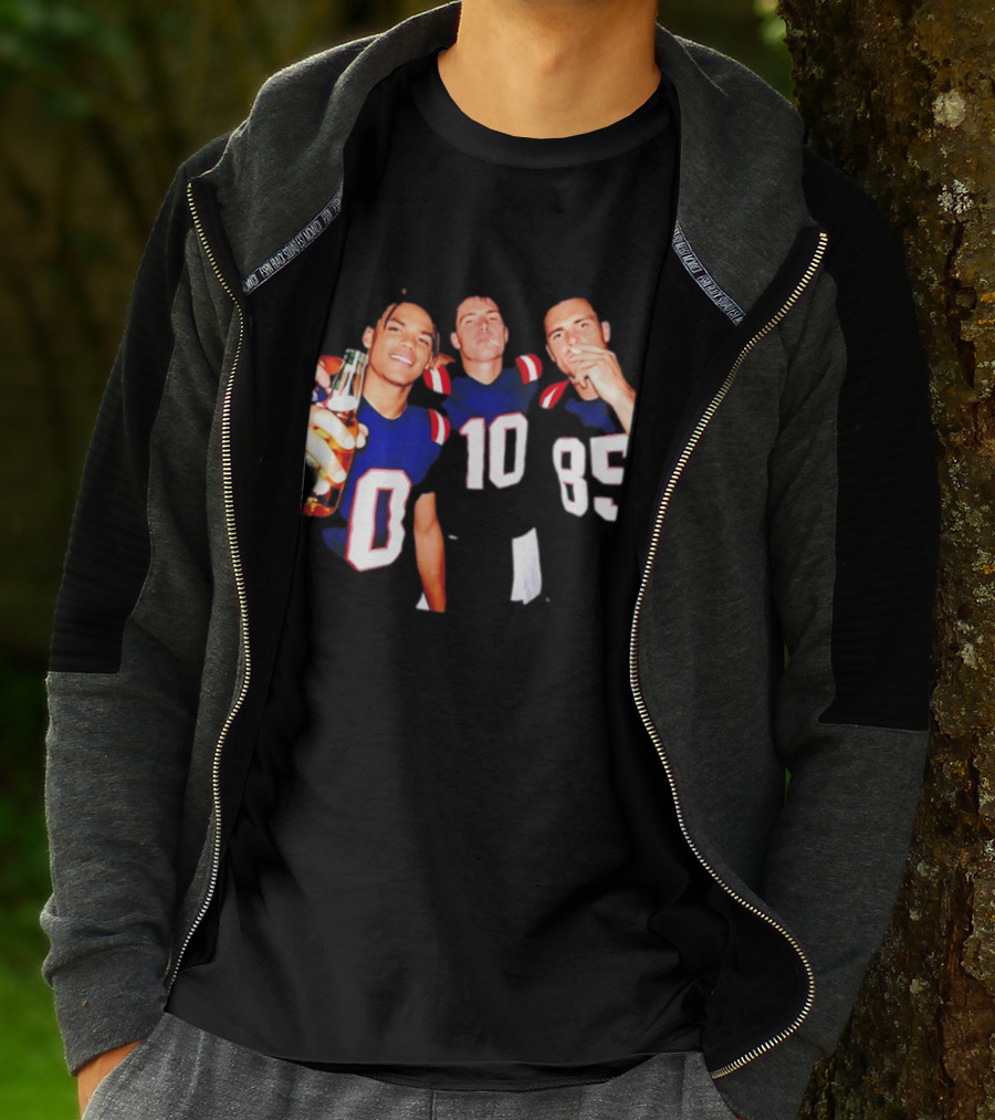 New England Patriots Christian Gonzalez Drake Maye Hunter Henry Cheering With Beer T-Shirt