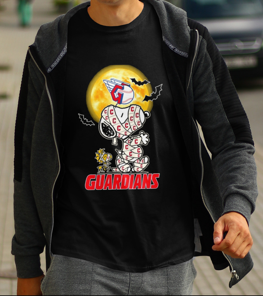 Cleveland Guardians Snoopy Woodstock Mummy Halloween Moon T-Shirt